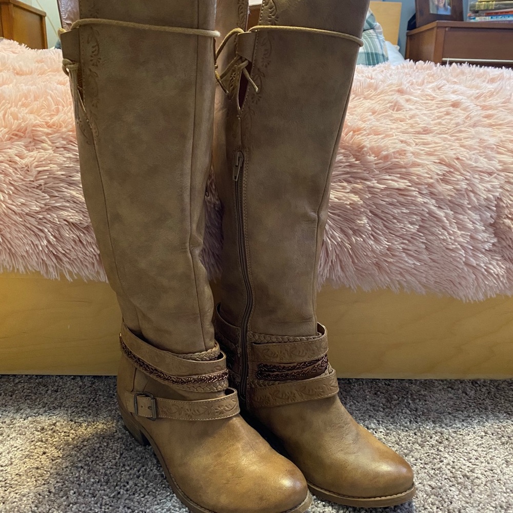Women’s Tall Leather Boot